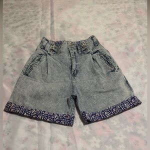 Vintage High Waist Denim Shorts with Lace Trim